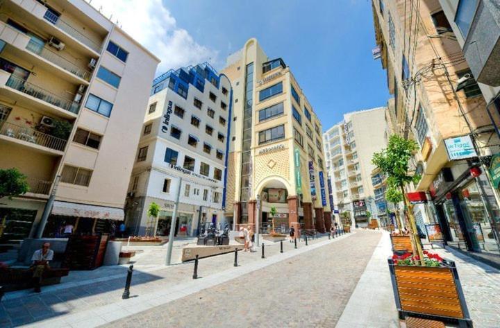 Deluxe Apartment With Valletta And Harbour Views Sliema Exteriör bild