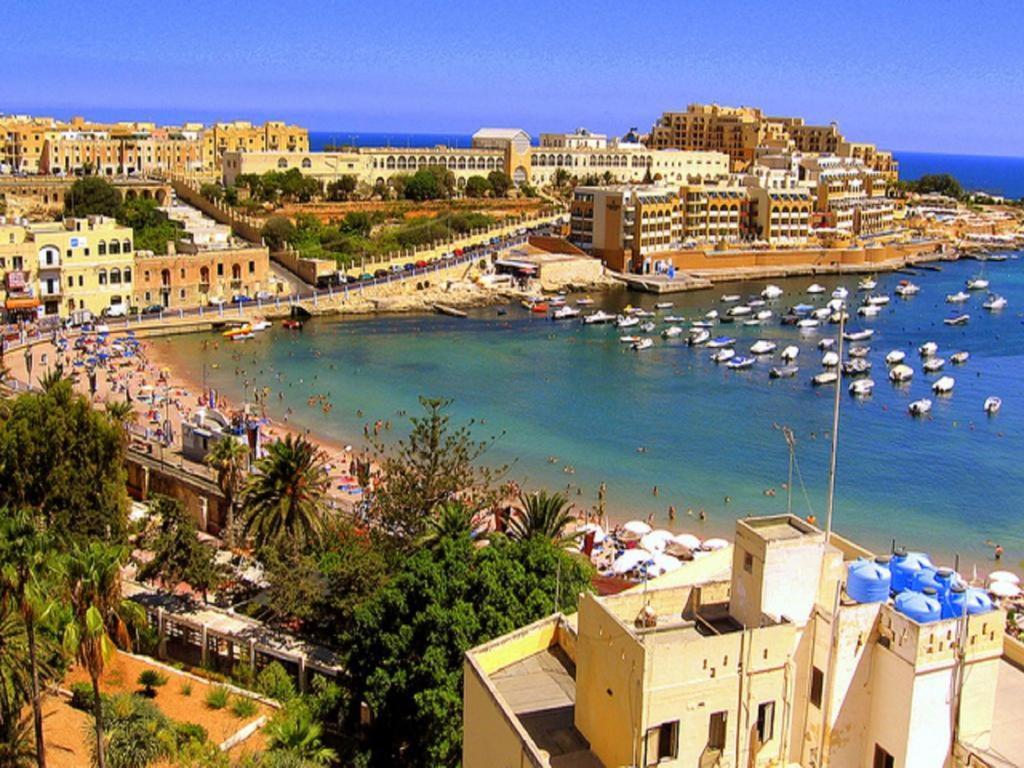 Deluxe Apartment With Valletta And Harbour Views Sliema Exteriör bild