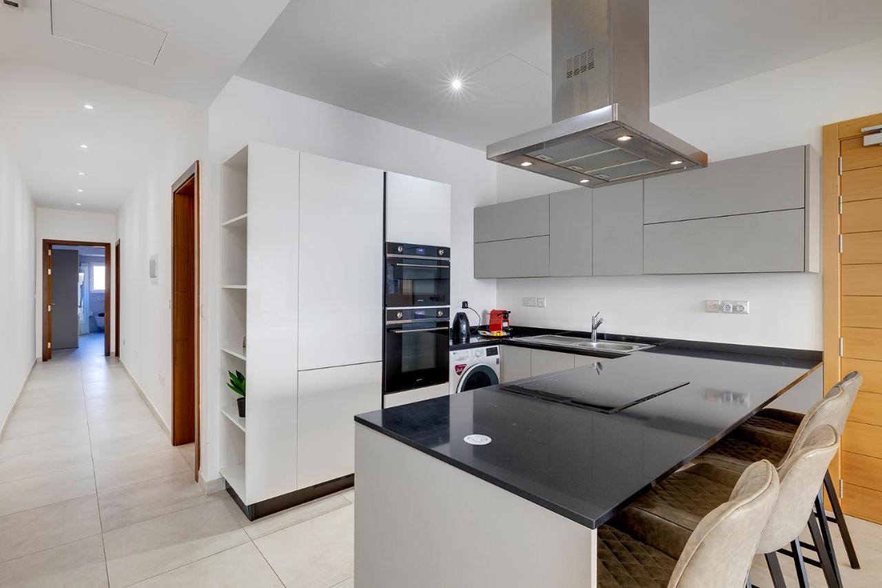 Deluxe Apartment With Valletta And Harbour Views Sliema Exteriör bild