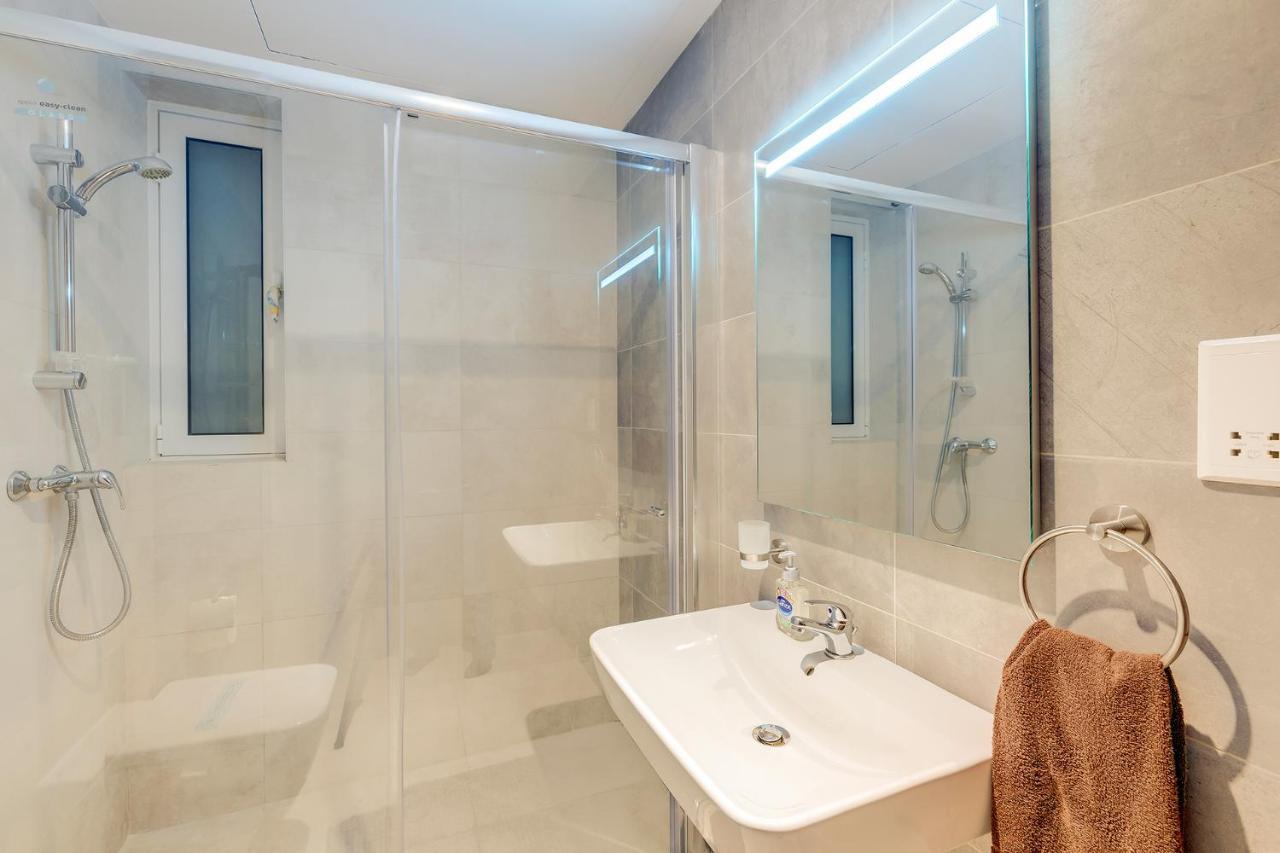 Deluxe Apartment With Valletta And Harbour Views Sliema Exteriör bild